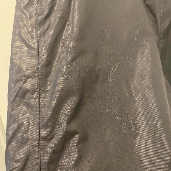 Helly Hansen Ski Pants (size small) - Picture 3 of 6